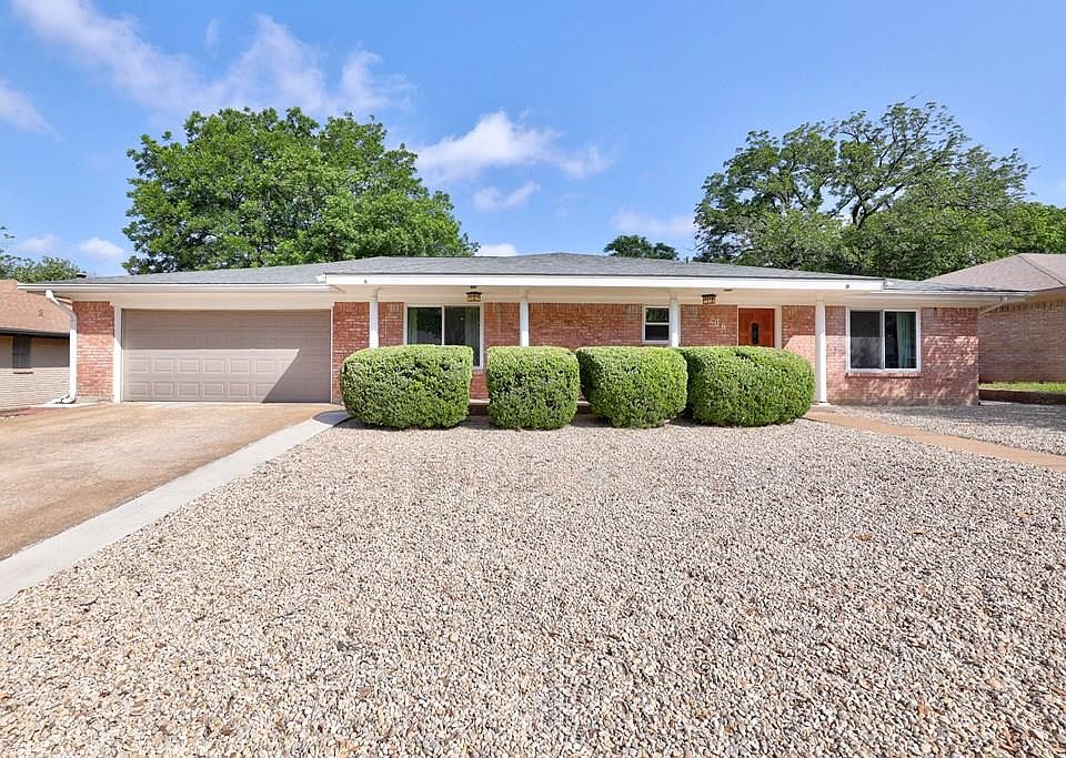 1st image of 206 Candice Dr