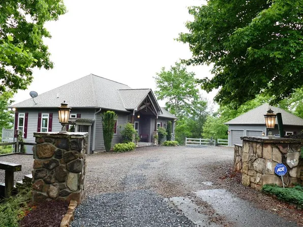 138 Forest Ridge Dr, Franklin, NC 28734
