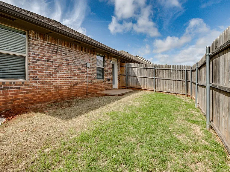 2149 Buena Vida Ln — Photo 35
