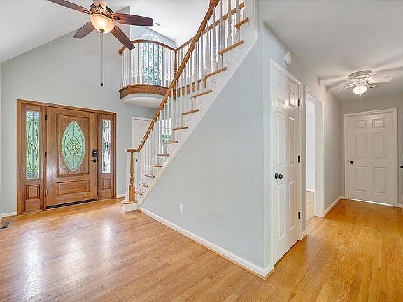 4th image of 4620A Carvins Cove Rd
