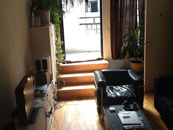 3rd image of 81 Nassau St APT 4I