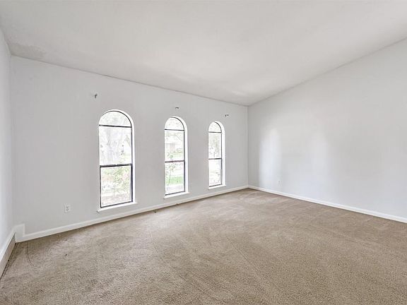 5th image of 4907 Gretna Green Dr