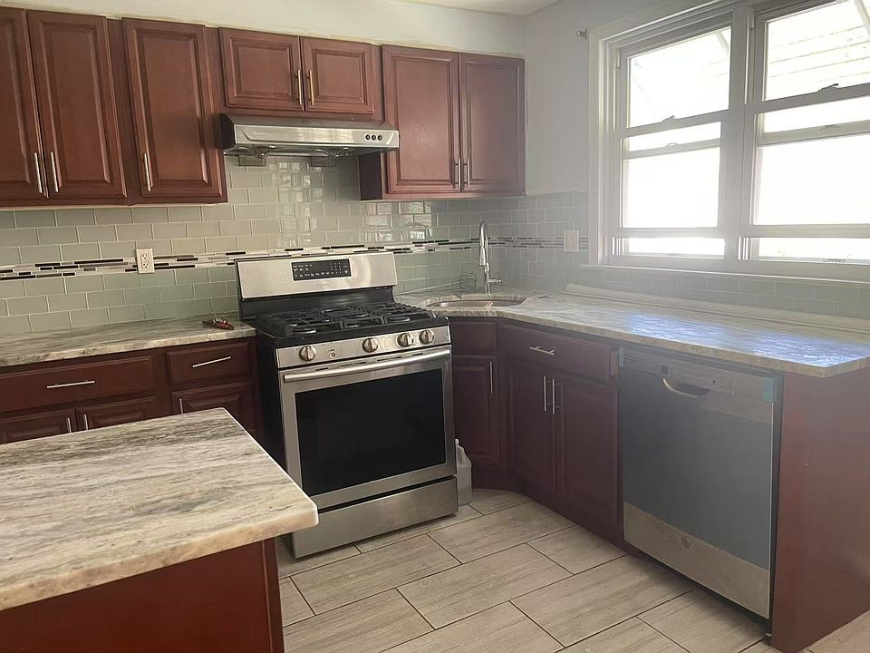 1st image of 122X Jefferson St