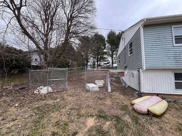 34 Sunset St, Thomaston, ME 04861