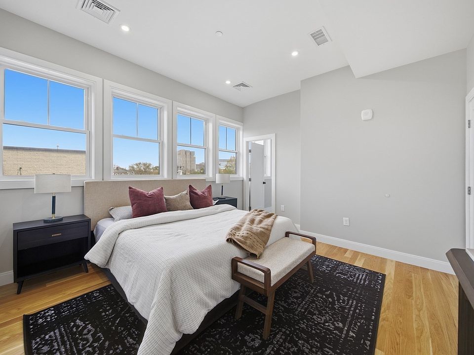 1st image of 174 Walnut St #3