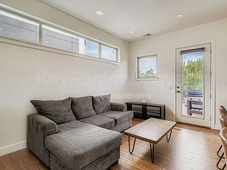 1212 N Perry St — Photo 32