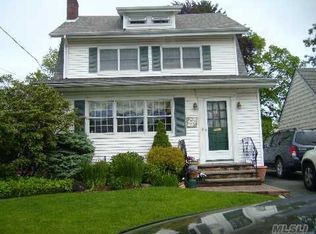 41 Combes Ave, Rockville Centre, NY 11570