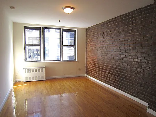 Rented by City Connections Realty | media 28