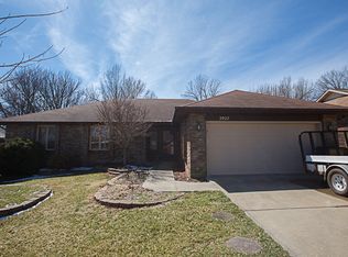 3927 S Cutler Ct, Springfield, MO 65807