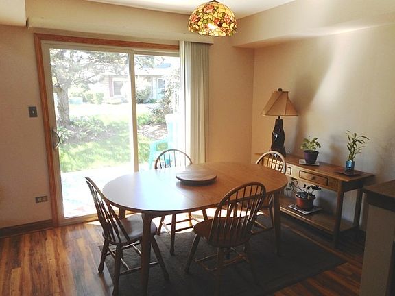 4th image of 9323 Whitehall Ln