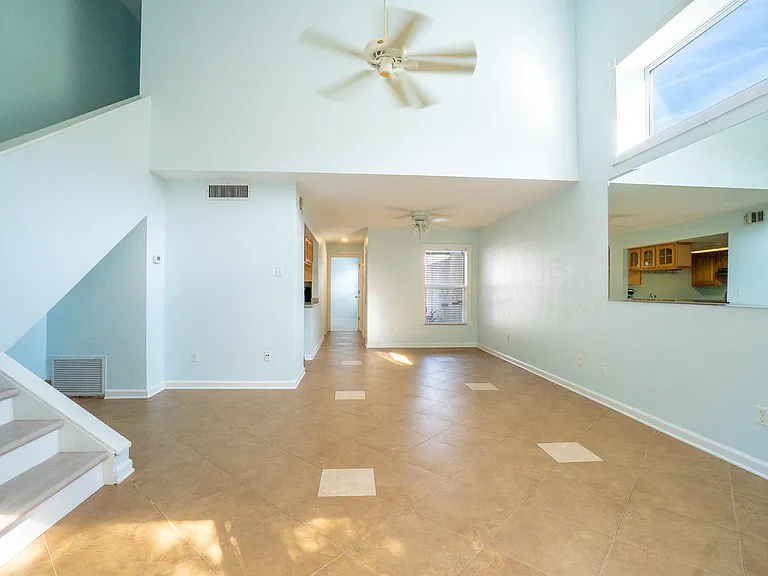 4901 Sandcastle Cir — Photo 8