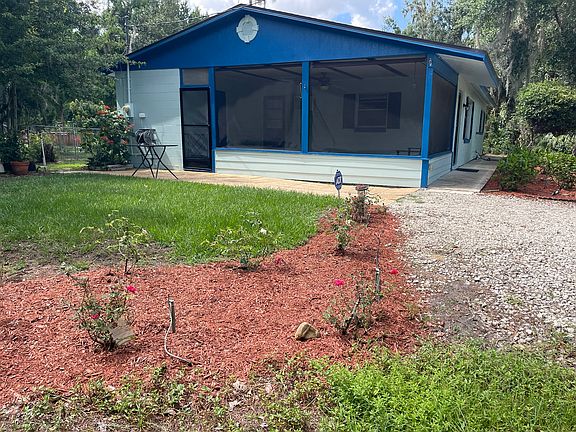 Side screened-in porch
