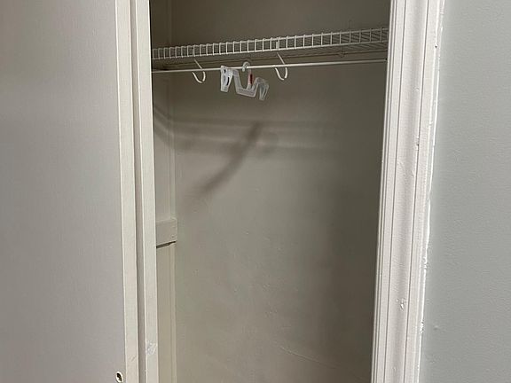 4th image of 29 Forest Ave Floor 1