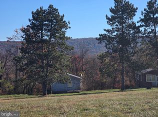 9575 Winchester Grade Rd, Berkeley Springs, WV 25411