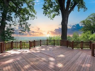 148 Rock Rd W, Green Brook, NJ 08812