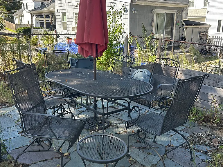 4 Rowe St — Photo 30