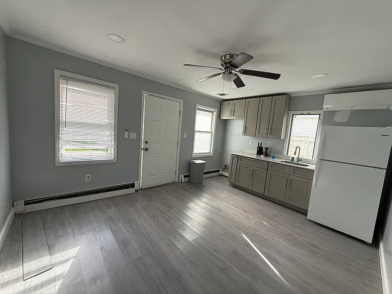 Horizon Ln — Photo 1