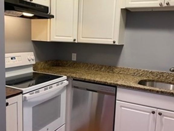 4th image of 1186 Worcester Rd Unit 1211