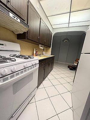 2nd image of 23-44 Crescent St #1A