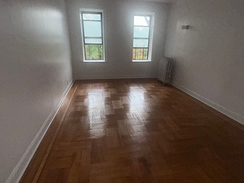2nd image of 58 E 190th St #5