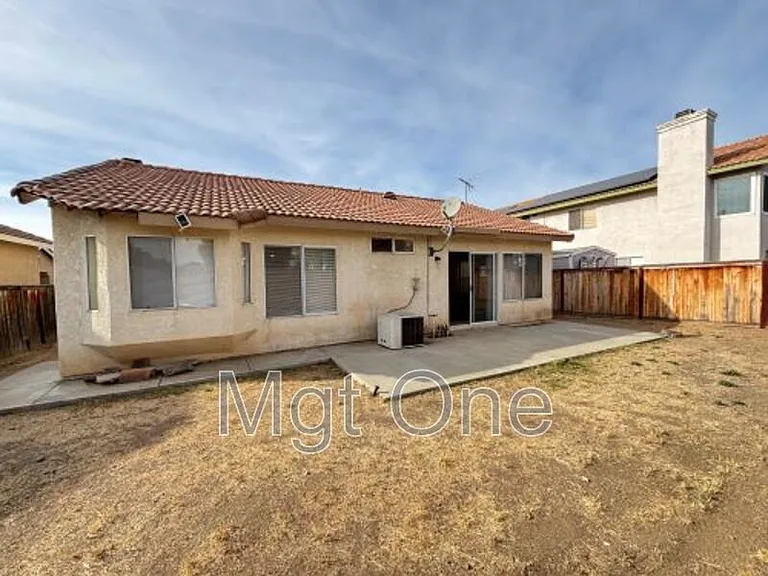 12780 Pan Am Blvd — Photo 18