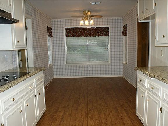 5th image of 1820 Dartmouth Ln