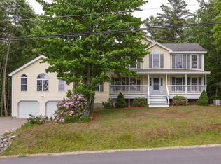 102 Heather Hill Ln, Goffstown, NH 03045