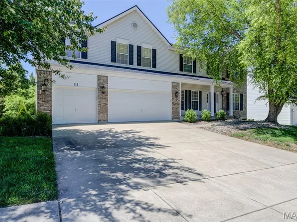 111 Matthews Dr, Wentzville, MO 63385