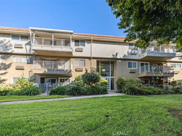 2390 Via Mariposa W Unit 1H, Laguna Woods, CA 92637