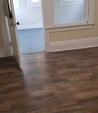 2nd image of 11 Byron St