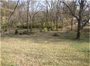 1039 Shawnee Rd, Kansas City, KS 66103