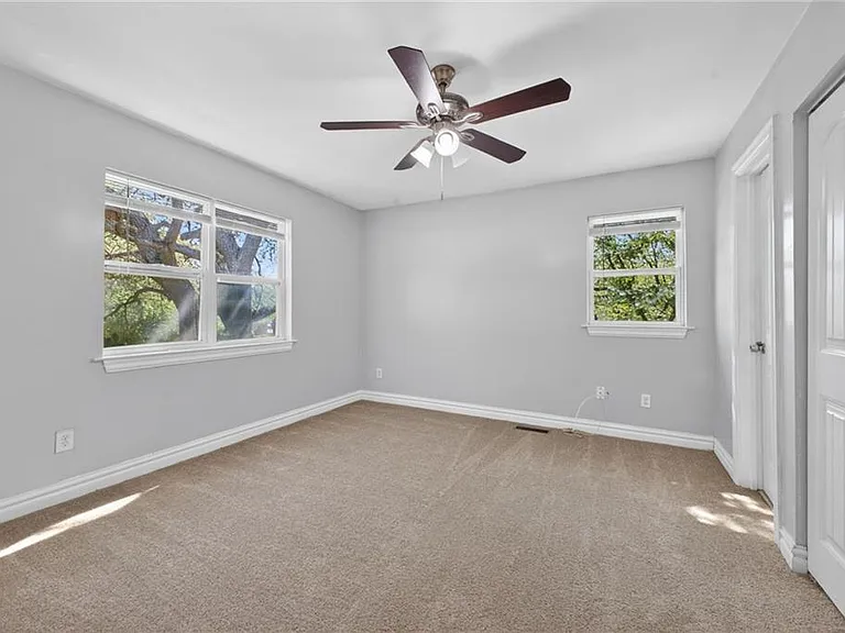 5676 Weblin Dr — Photo 22