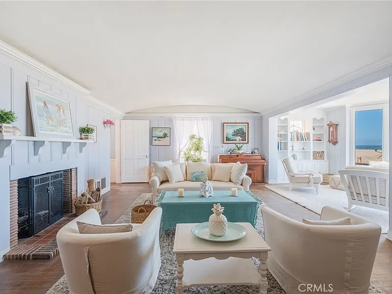 1818 The Strand #1 — Photo 20