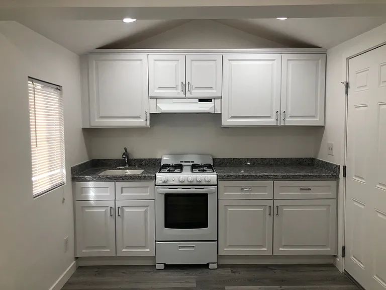 629 Glendale Trl — Photo 5