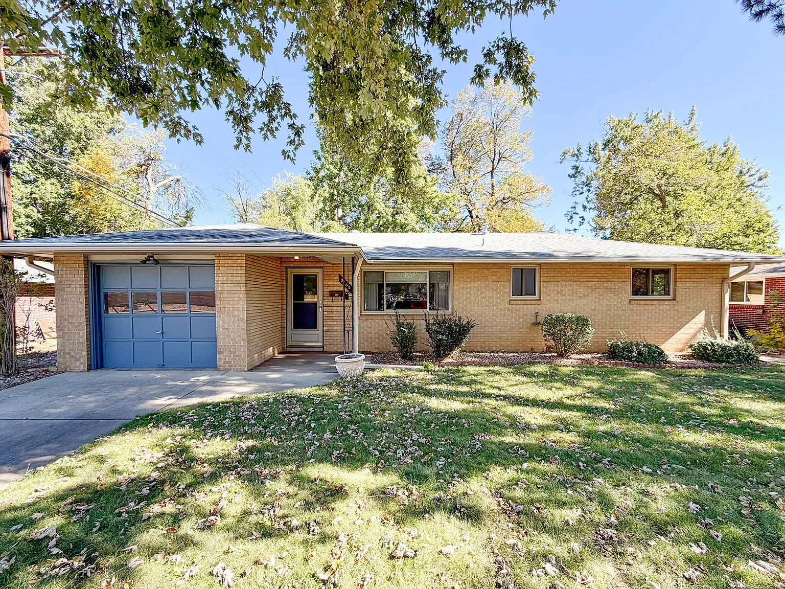 3 bed, 1.5 bath, 1100 sqft, $3,100 — Photo 1