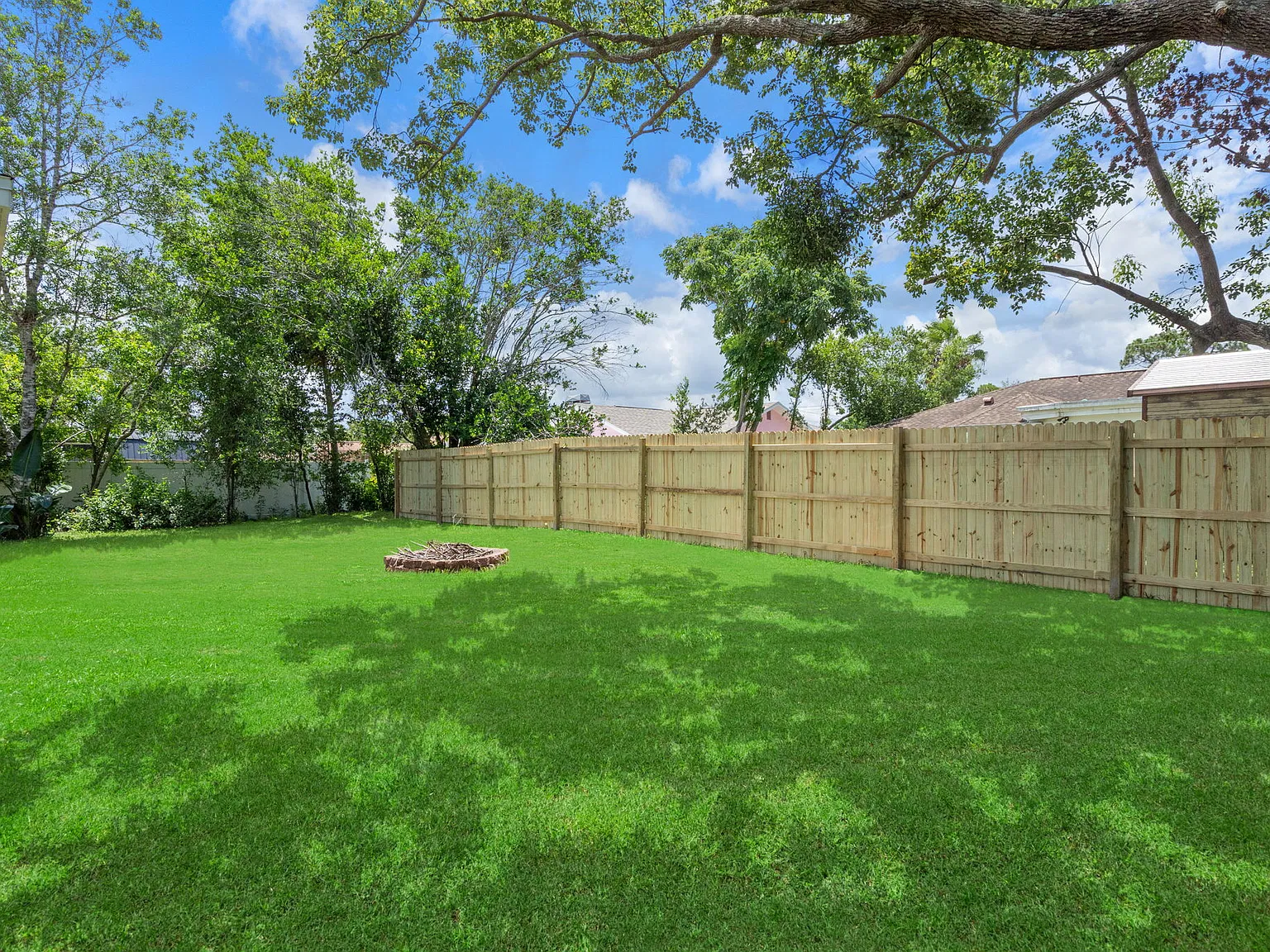 4 bed, 1750 sqft, $1,945 — Photo 2