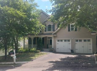 2 Blackstone Ct, Danbury, CT 06810