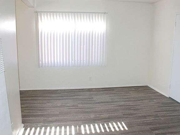 4th image of 3761 S Barrington Ave APT 1