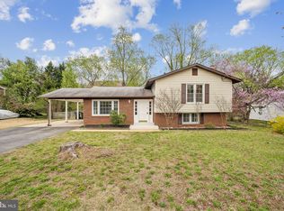 5911 Chevell Ct, Alexandria, VA 22310