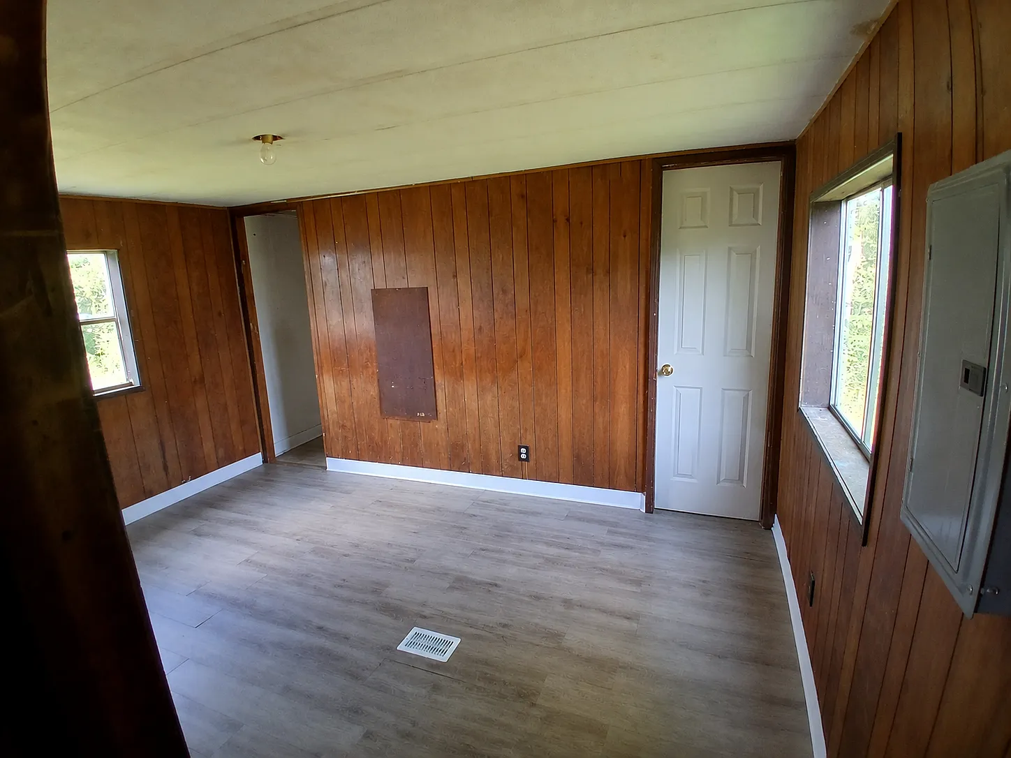 3 bed, 850 sqft, $900 — Photo 4