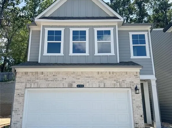 690 Smokey Quartz Way, Kennesaw, GA 30144