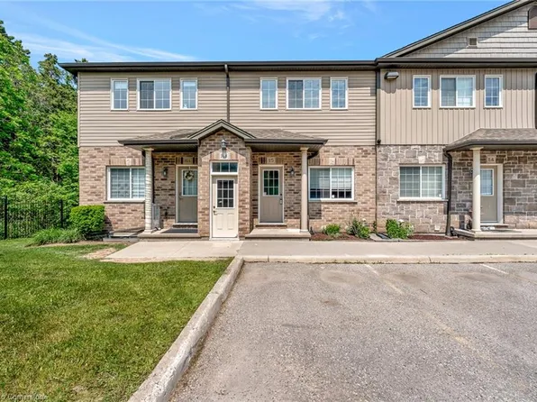1180 Countrystone Dr #15, Kitchener, ON N2N 0B9