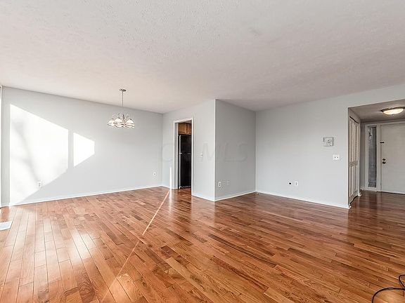 5th image of 5089 Chuckleberry Ln