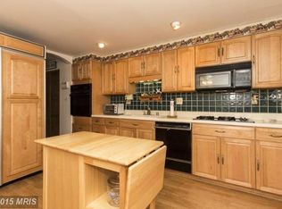 1035 Foxridge Ln, Baltimore, MD 21221