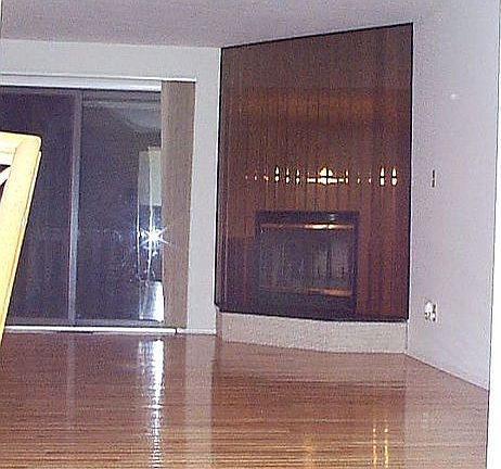 LIVING ROOM w/ FIREPLACE