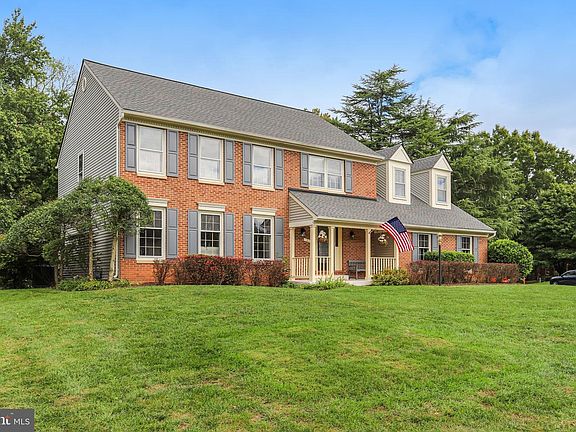 2nd image of 1 Byron Ct