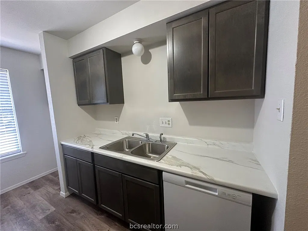 2 bed, 1658 sqft, $1,200 — Photo 2