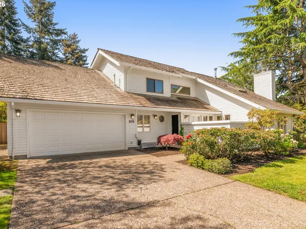 674 Livingood Ln, Lake Oswego, OR 97034