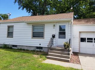 911 S 1st St, Norfolk, NE 68701