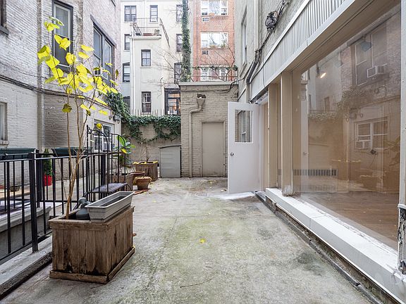 5th image of 32 W 72nd St #B